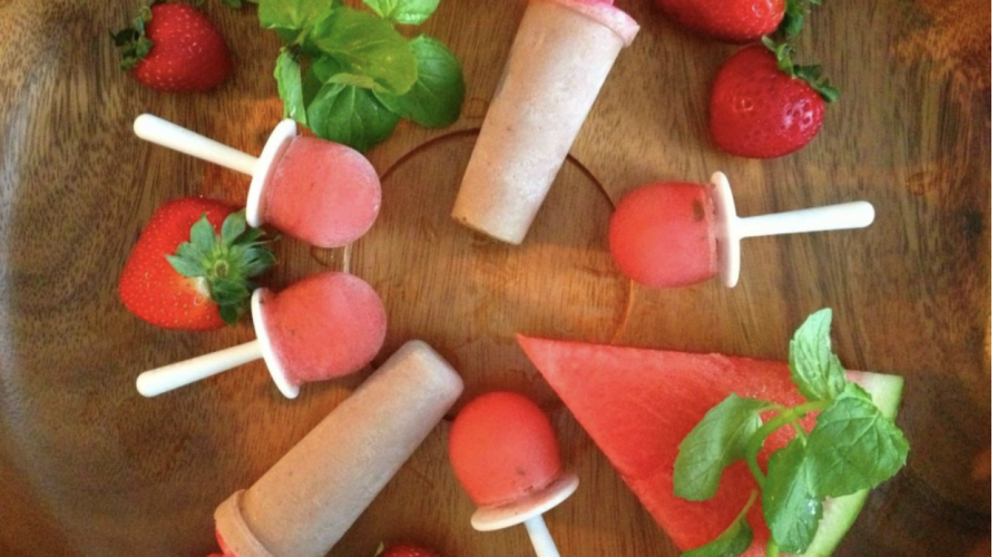 Strawberry kale pops