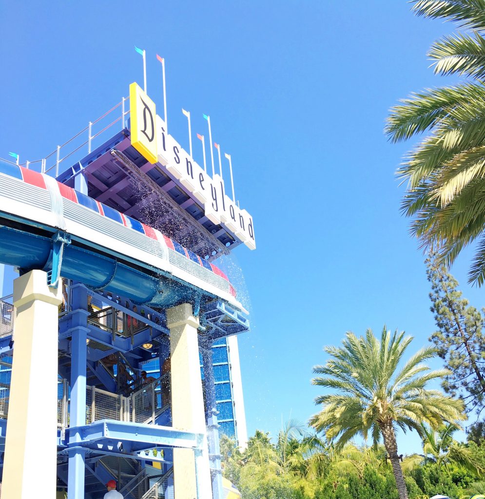 Disneyland-hotel-pool