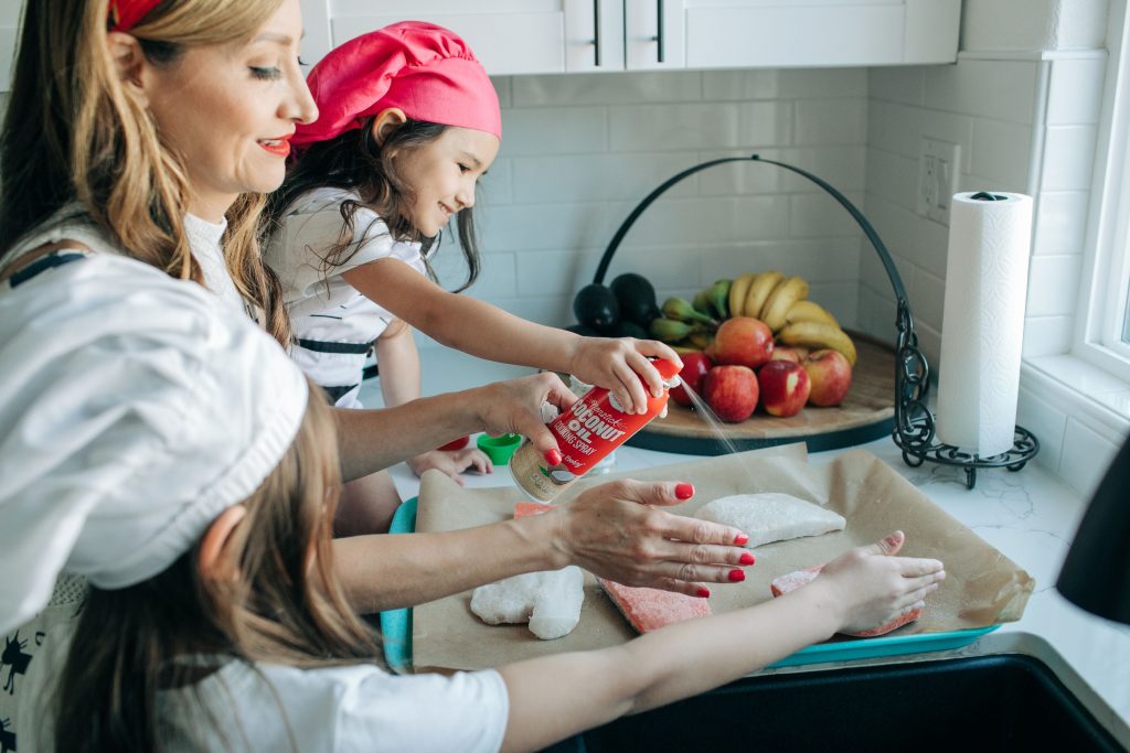 Hacks to make a delicious family meal faster-TheMotherOverload-CookingHacks-FrozenFoodMeal-Healthy-CookingWithKids-#EveryDayCare #ChoreClub