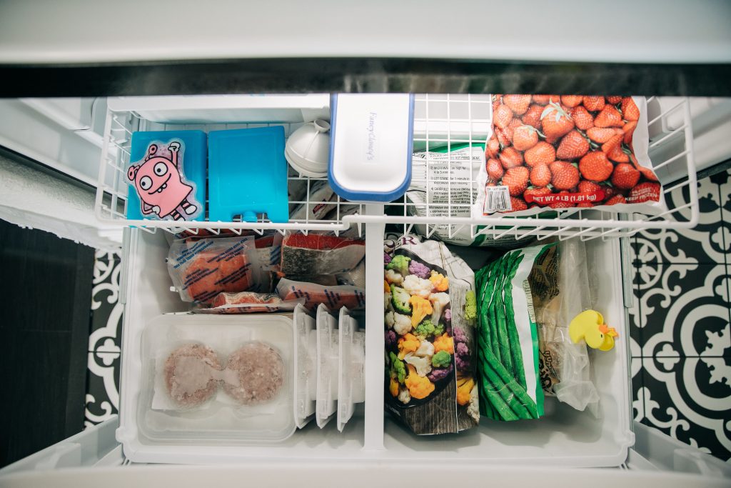 Quick and Easy Tips To Organize Your Refrigerator-TheMotherOverload-Mom Hacks-whirlpool-Tips to Organize Refrigerator