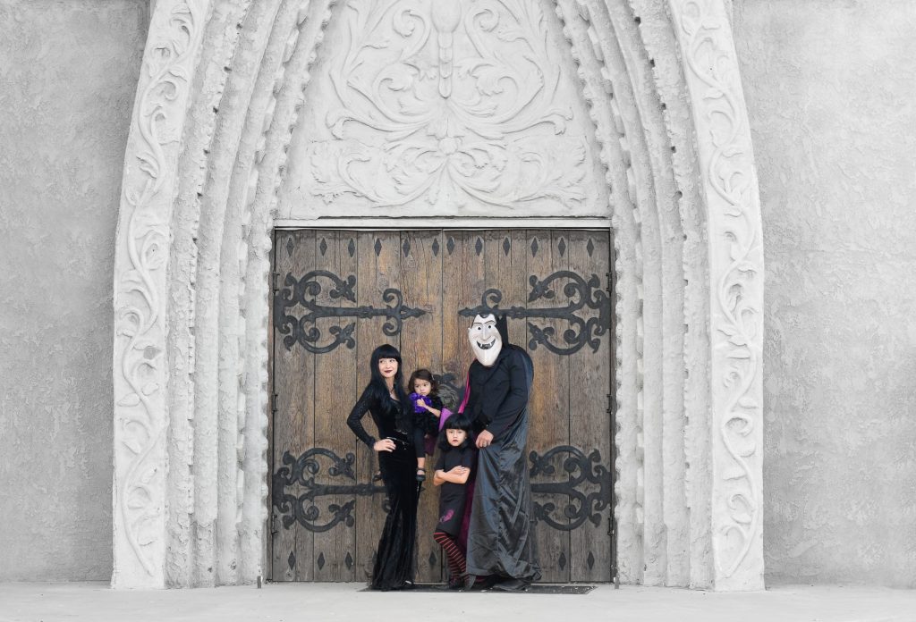 Hotel Transylvania Family Halloween Costume-Ideas