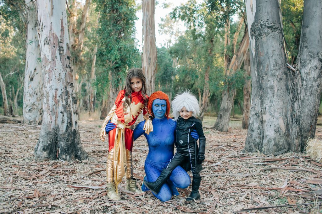 Family-Halloween-Costume-Xmen-SuperHero-Ideas-Wolverine-Mystique-Storm-DarkPhoenix