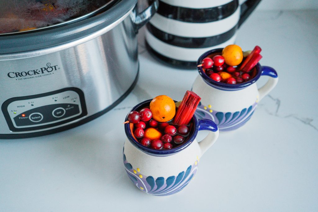 Cranberry-Ponche-Navideño-Mexican Christmas Punch-Traditional-with cranberries-crockpot- holiday-recipe