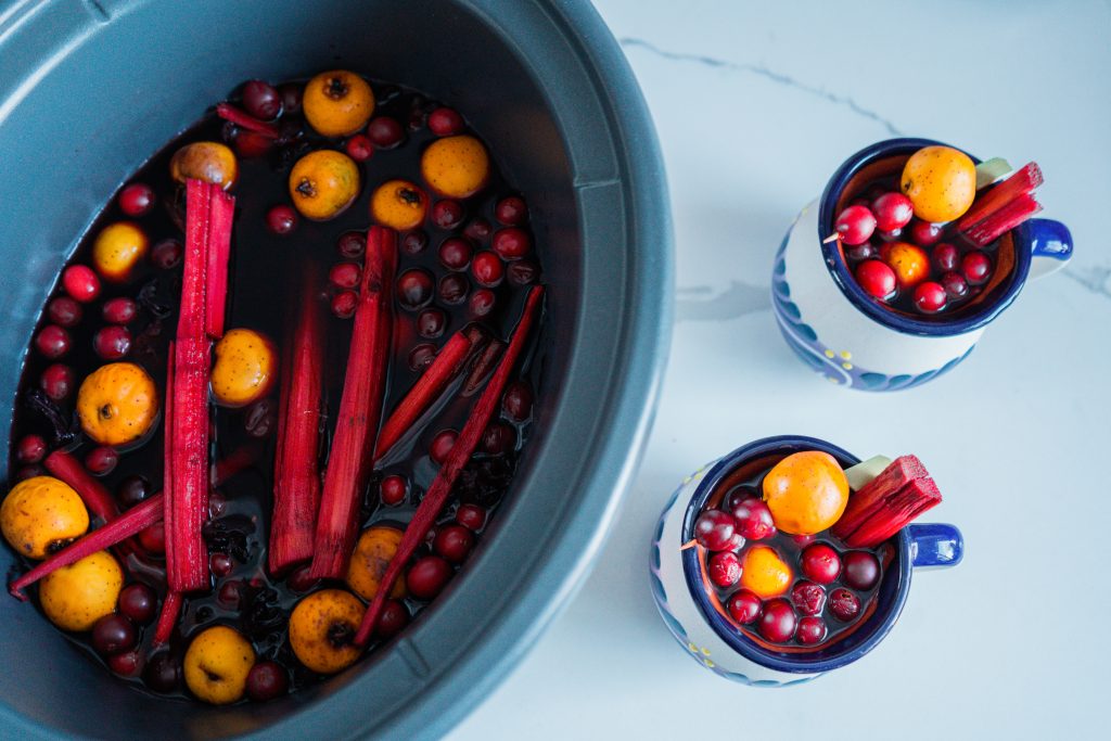 Cranberry-Ponche-Navideño-Mexican Christmas Punch-Traditional-with cranberries-crockpot- holiday-recipe