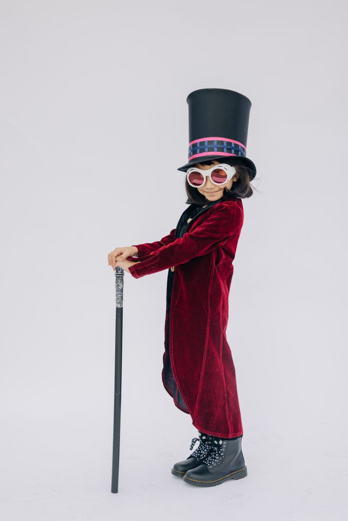 Johnny Depp Characters- 7 Best Halloween Family Group Costume-Top Johhny Depp Costumes-willy Wonka kid costume-2022-Wonka Bar costume