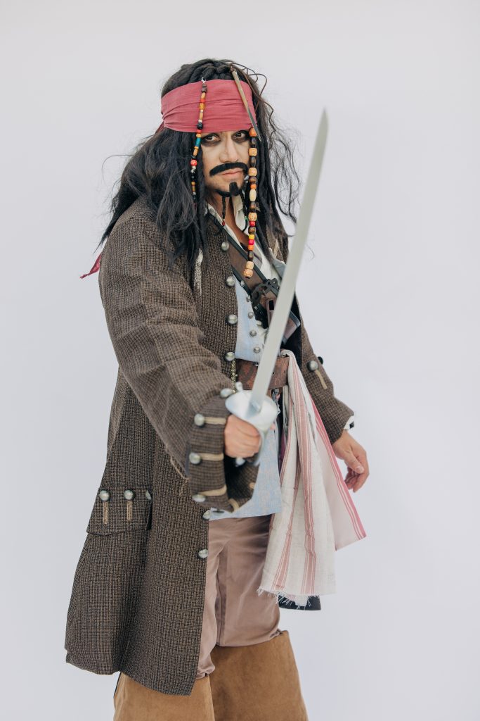 Johnny Depp Characters- 7 Best Halloween Family Group Costume-Top Johhny Depp Costumes-Edward Scissorhands kid costume- Jack Sparrow-2022
