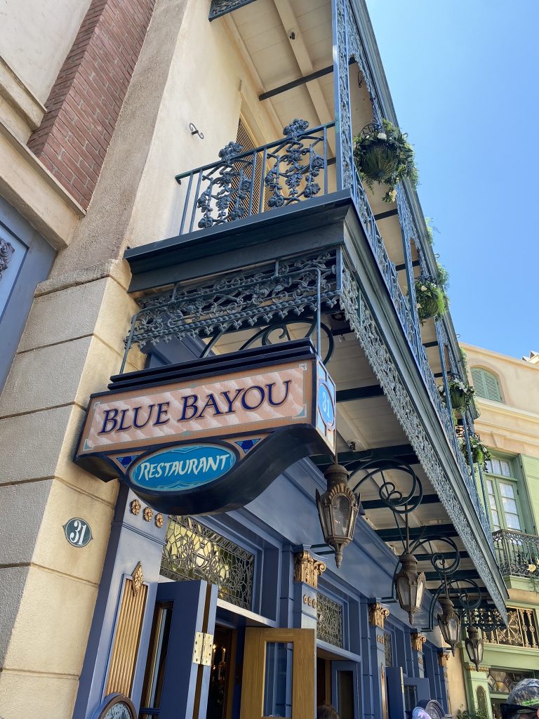 Blue Bayou restaurant at Disneyland - NEW Know before you go - Dining Tips - Disneyland Park 2023 -Planning your visit